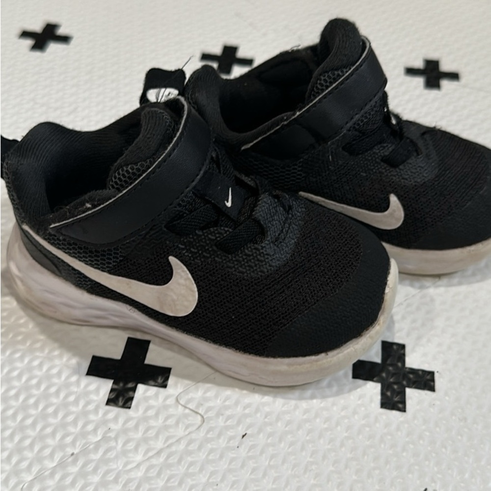 Nike Toddler Black Sneakers 5c